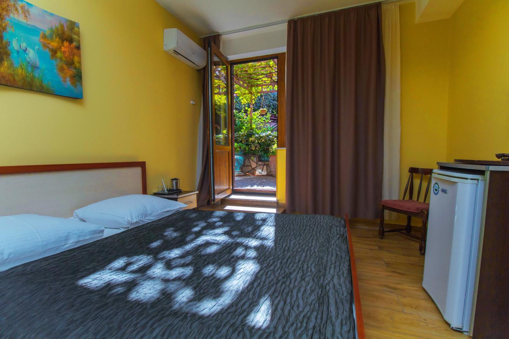 Irmeni Hotel Tiflis Exterior foto