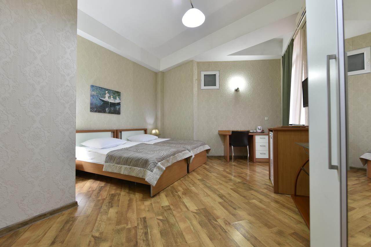 Irmeni Hotel Tiflis Exterior foto